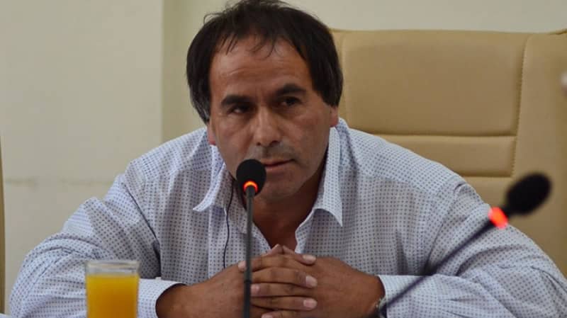 Agreden a concejal que defendió a comerciante que era insultado