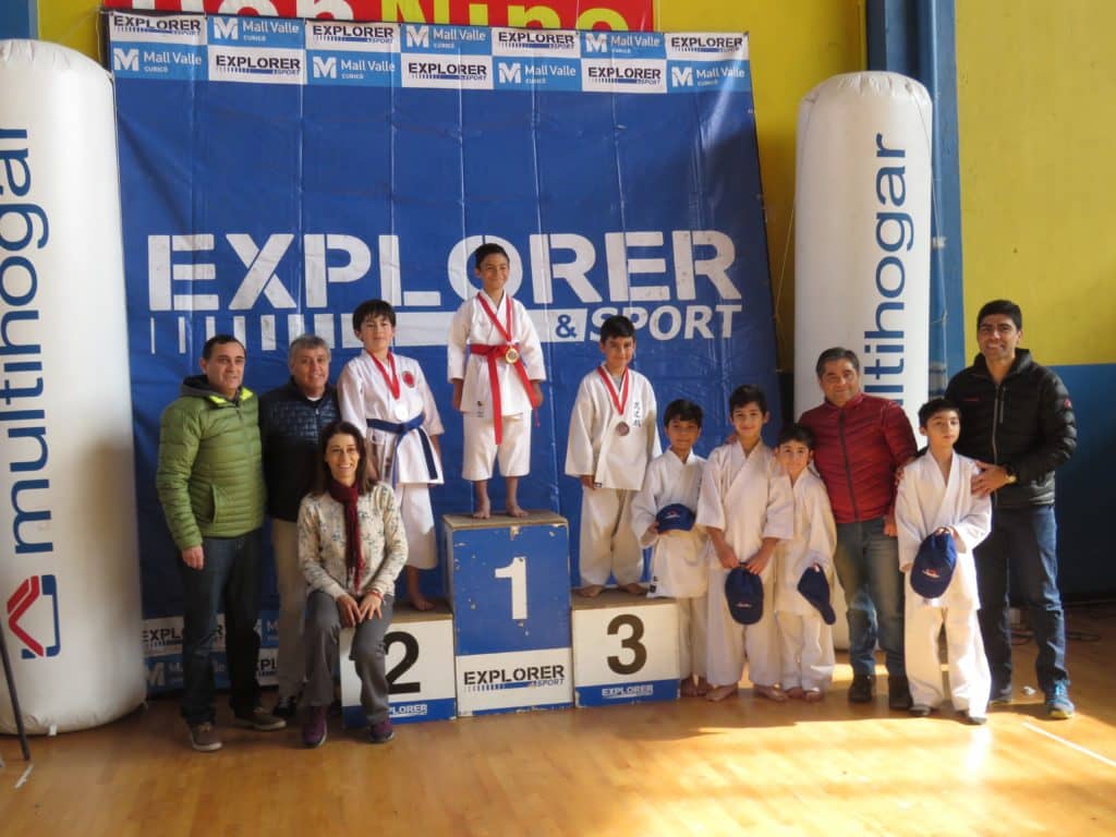 Exitoso selectivo regional de kárate se realizó en el Gimnasio Abraham Milad de  Curicó