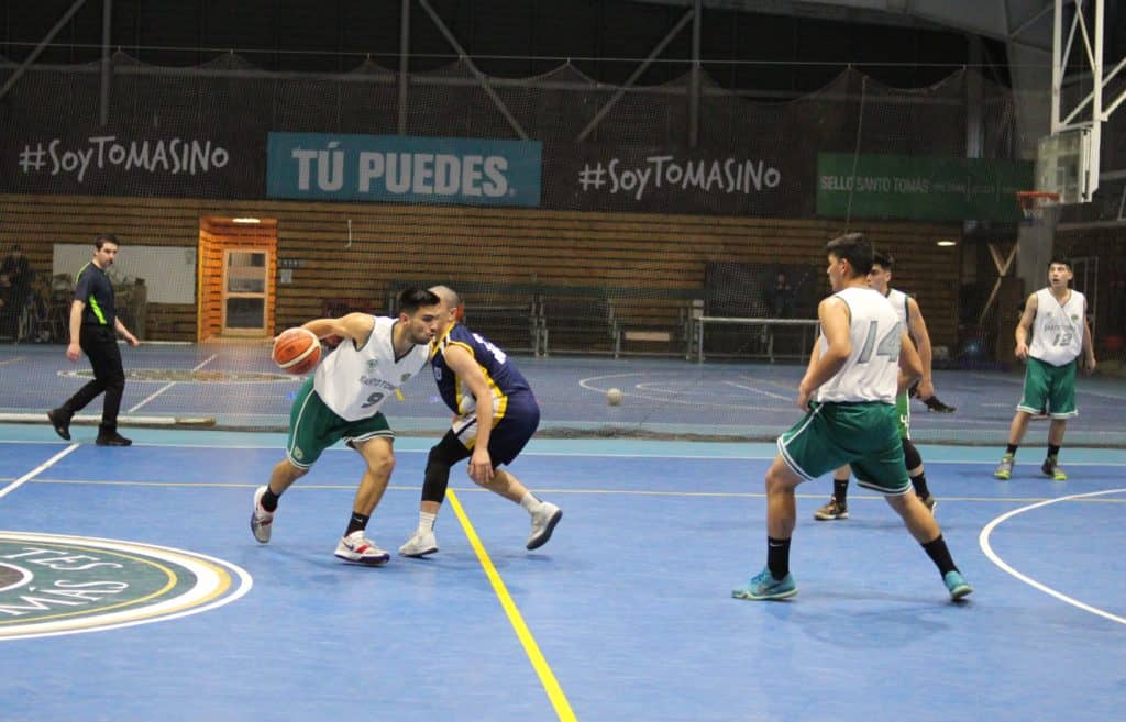 Santo Tomás superó a la UCM en el Campeonato de Apertura de Básquetbol LDES-Maule