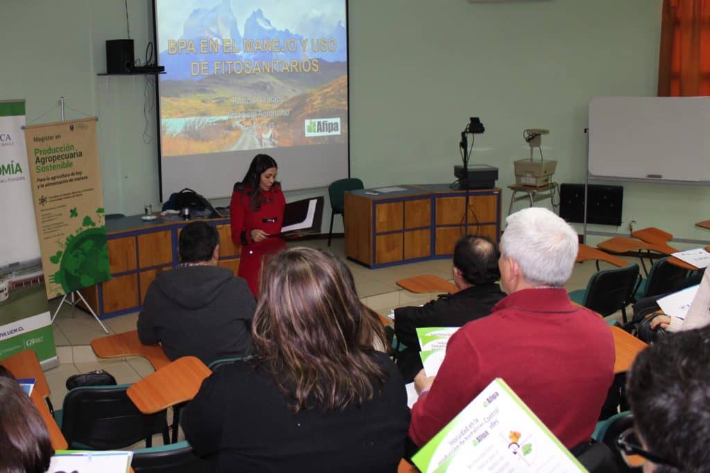 Expertos advirtieron sobre la necesidad de educar en el manejo y uso correcto de plaguicidas