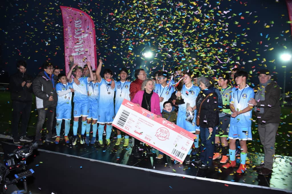 Escuela Casa Blanca se coronó campeón de Molina y viajará a Islandia a jugar la "Copa del Rey"