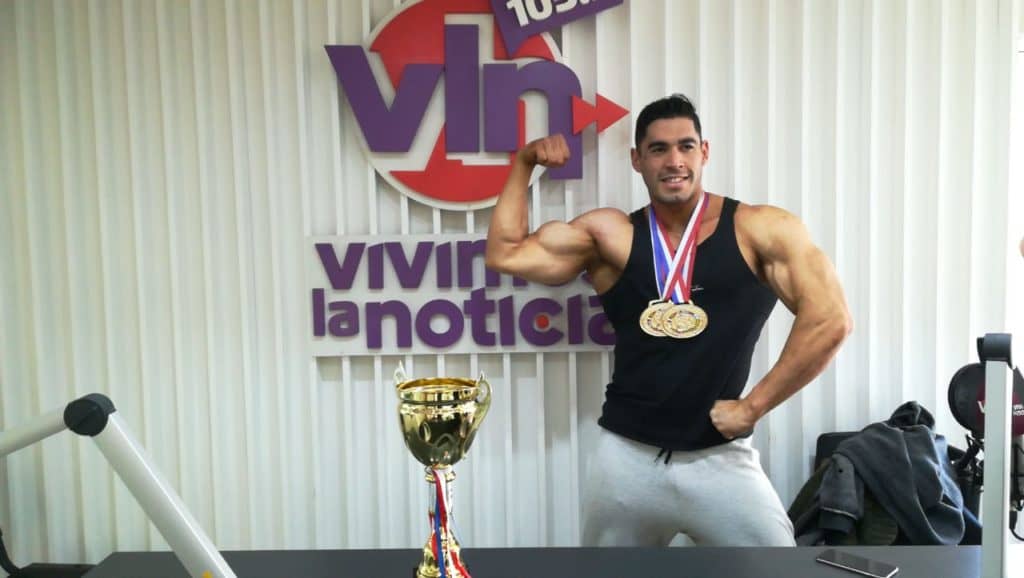 Campeón del Torneo Mercosur de Fisicoculturismo visitó el estudio de VLN Radio