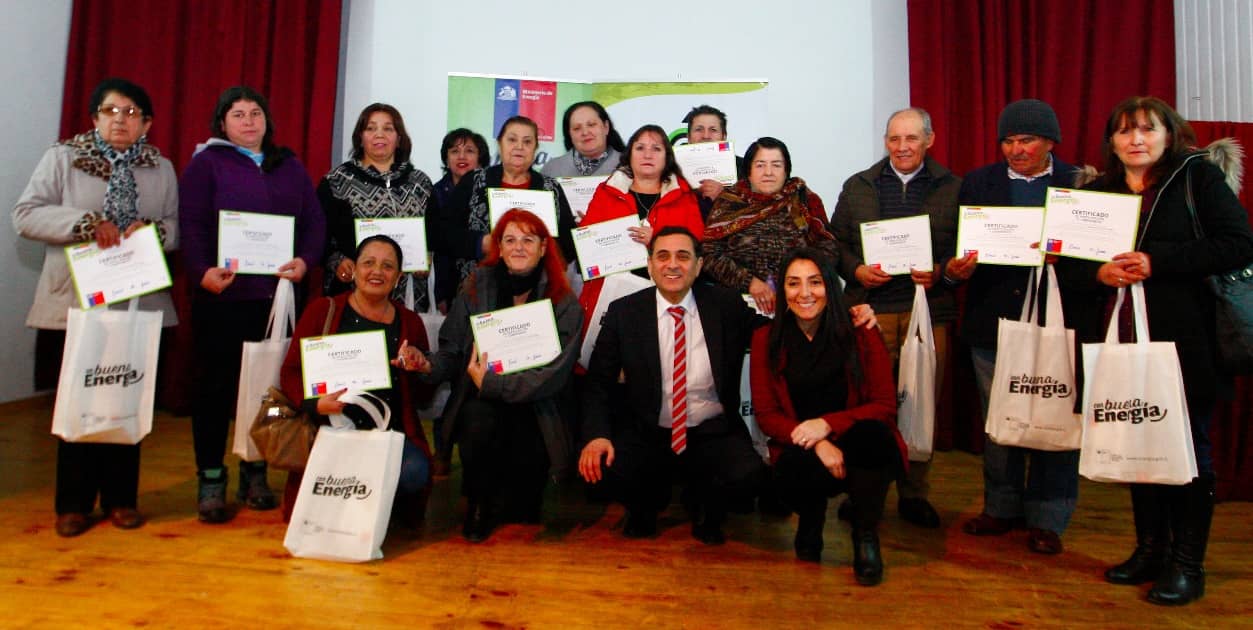 Familias de Curicó recibieron kit de ahorro energético