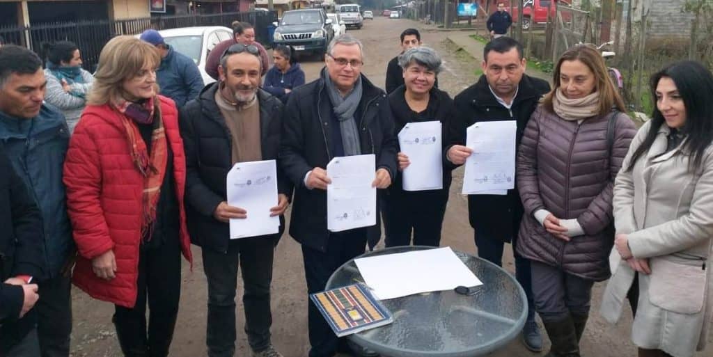 Municipalidad de Sagrada Familia firmó contratos para obras de alcantarillado en Los Quillayes y Villa Prat