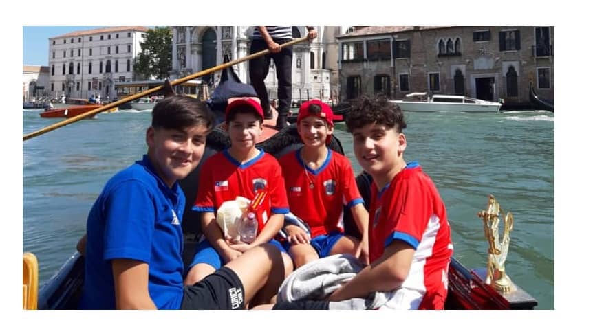 Colegio Alessandri recorre Roma y Venecia en la previa a los Juegos Mundiales de Austria