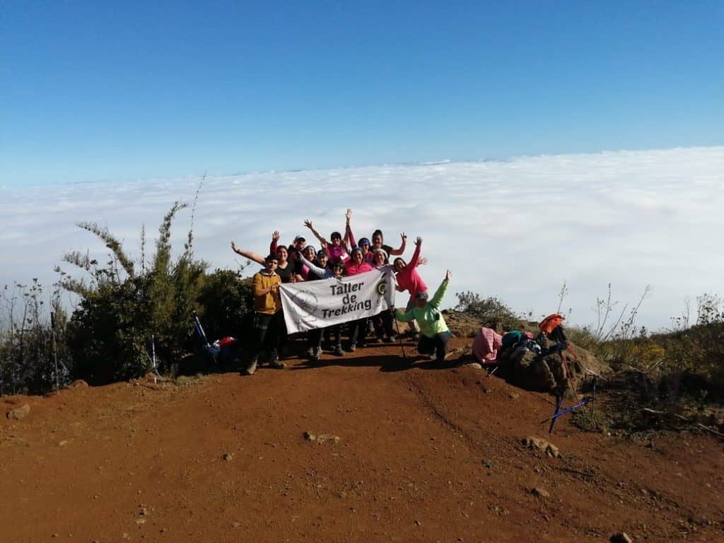 Taller de Trekking Curicó recorrió los senderos del cerro Traluñe