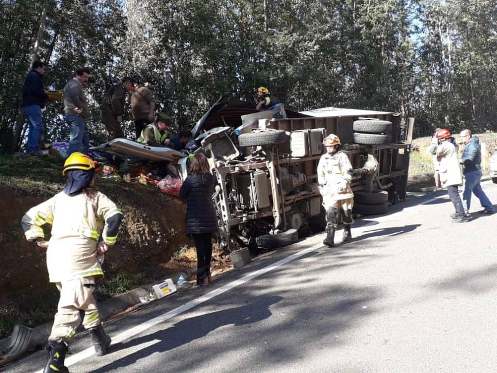 Un fallecido y un lesionado tras accidente de tránsito en las Siete Vueltas de Vichuquén
