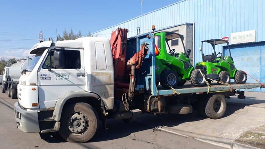 Desconocidos robaron un camión y dos minicargadores a empresa en Teno