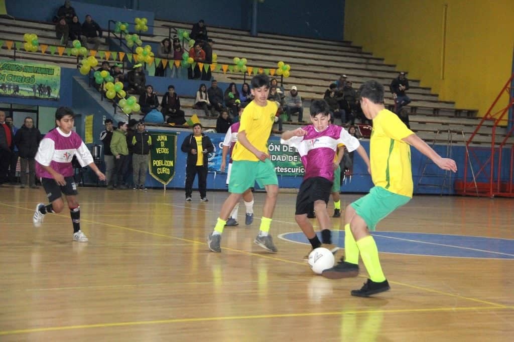 Población Curicó debutó con un triunfo en el “Yo Quiero Mi Barrio”