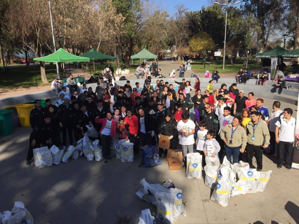 Masivo plogging que une limpieza con el deporte se realizó en Alameda y Cerro Condell de Curicó