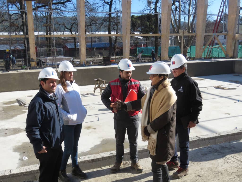 35 % de avance presenta construcción de piscina temperada en Talca