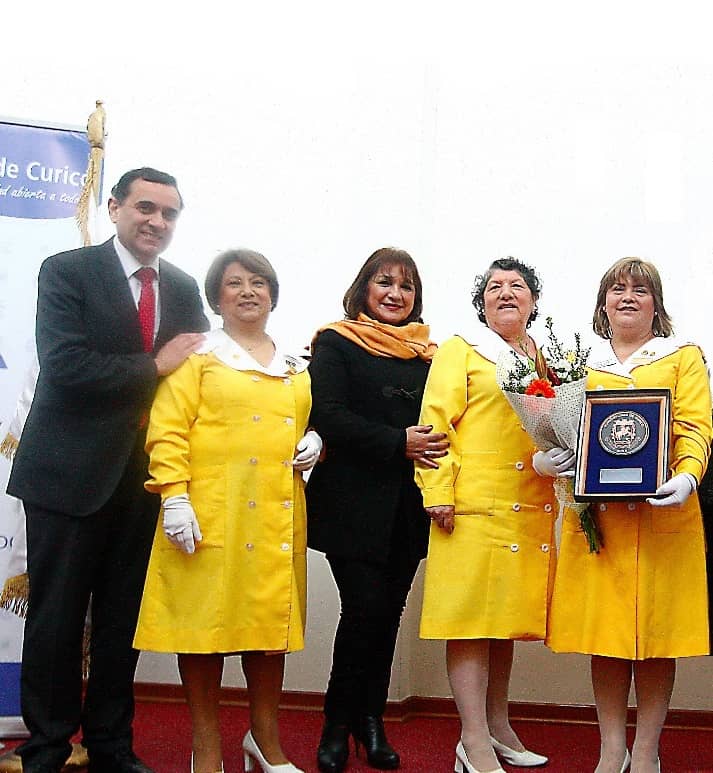 Voluntaria de Curicó fue nombrada presidenta nacional de las Damas de Amarillo