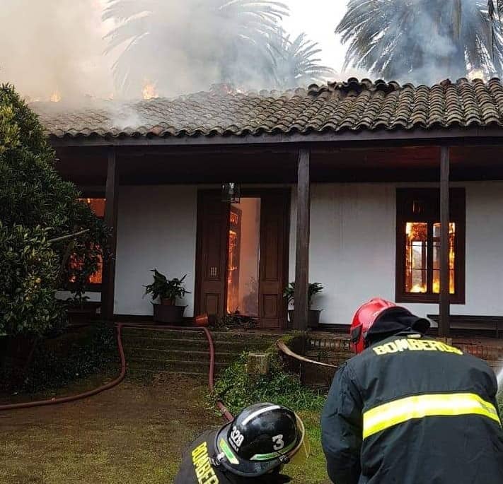 Incendio destruyó casa patronal camino a Radal de Molina