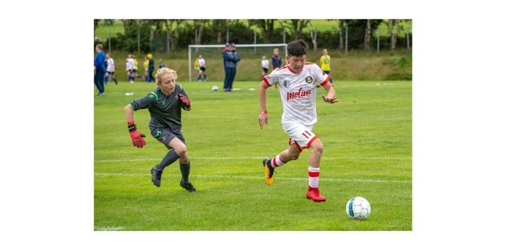 Niños de Molina brillan en primeros partidos de la Rey Cup en Islandia