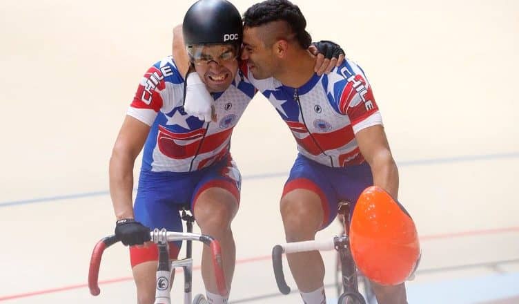 Ciclistas chilenos fueron sorprendidos por la policía colombiana con testosterona