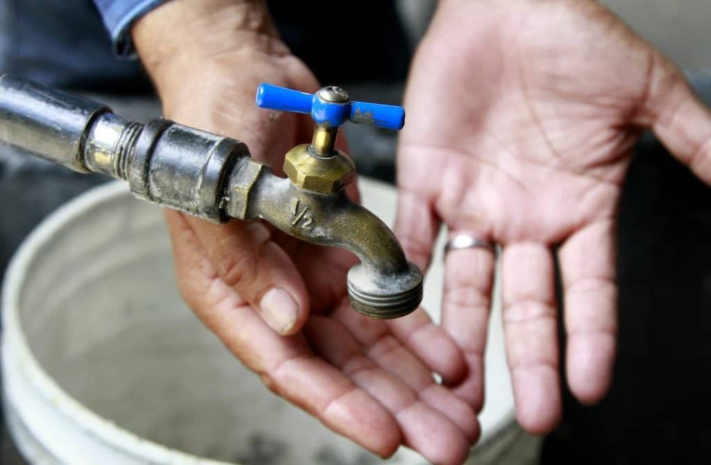 Agricultor de Tutuquén Bajo quedó sin agua tras construcción de defensa en tramo del Rio Lontué