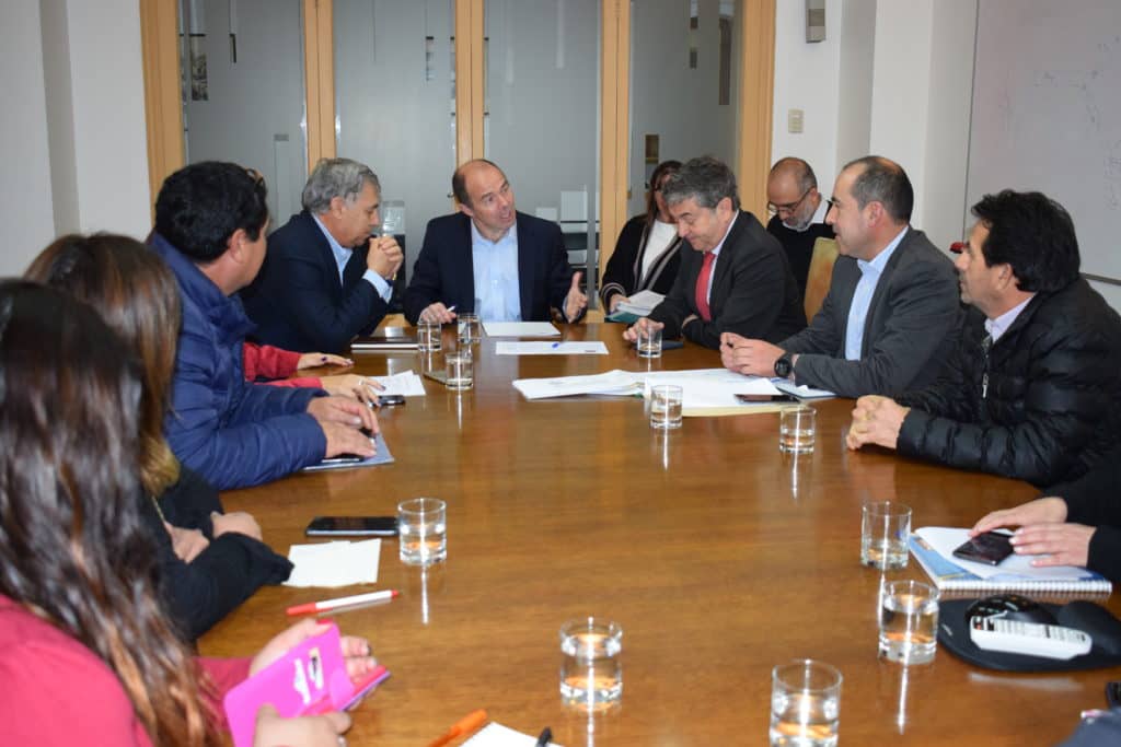 Alcalde de Hualañé se reunió con Subsecretario de Vivienda en Santiago