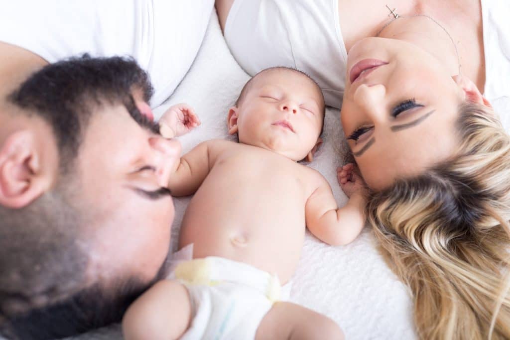 ¿Debe educarse la familia para poder educar a los hijos?