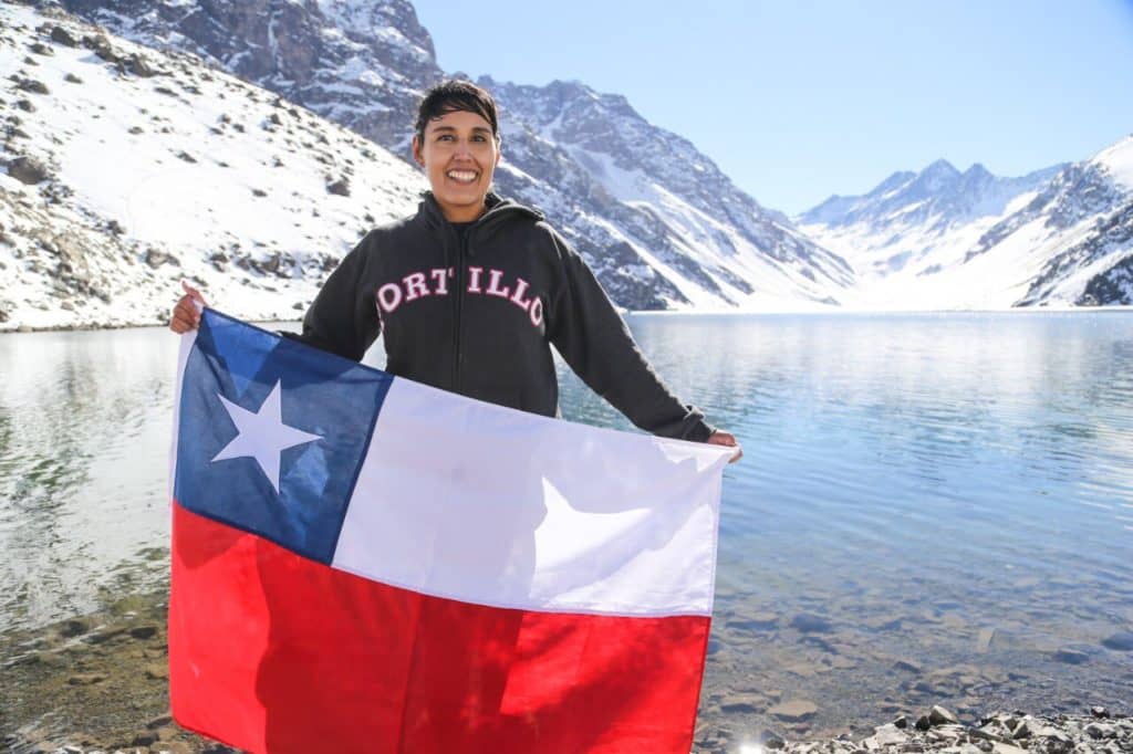 “La Sirena de Hielo” hace historia tras ser la primera chilena en cruzar nadando el Canal de la Mancha