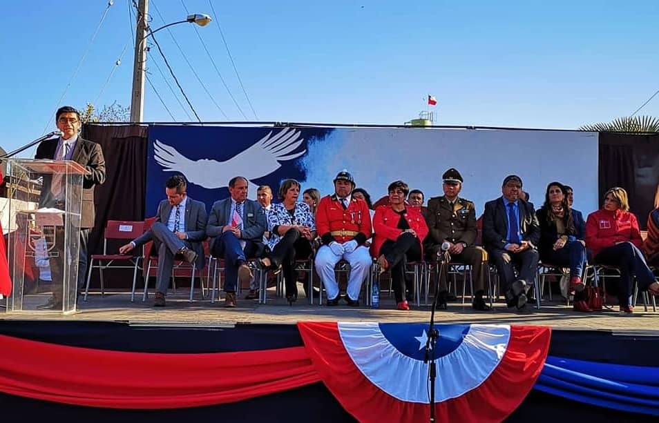 Autoridades regionales y locales encabezaron desfile cívico en Teno