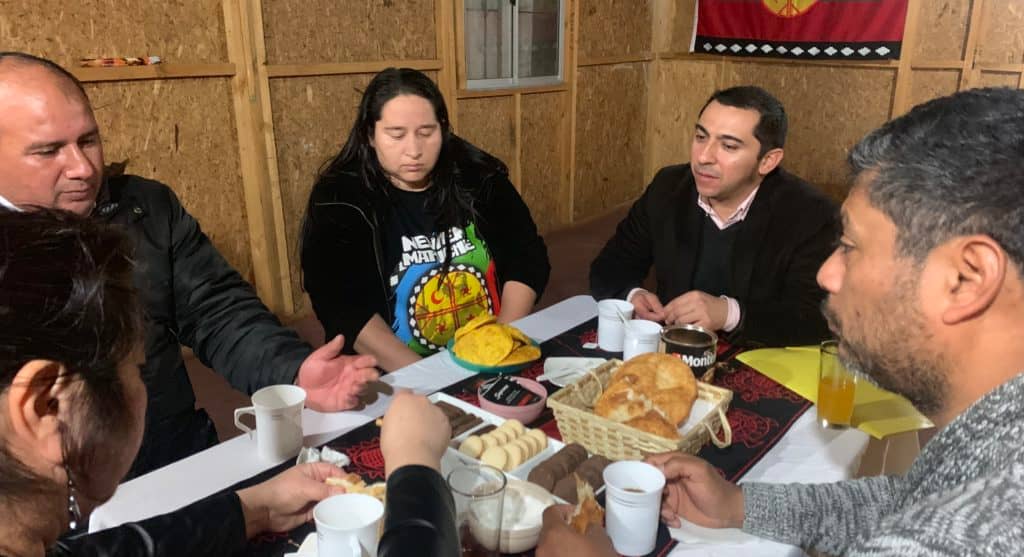 Asociaciones indígenas se reunieron con candidato al municipio curicano