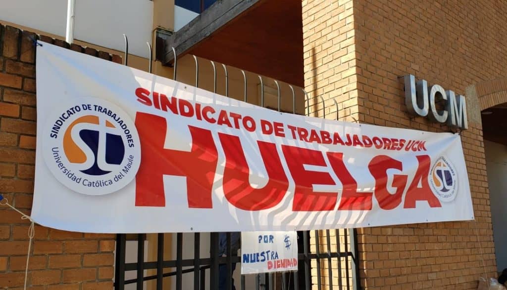 Continúa huelga legal de trabajadores de la Universidad Católica del Maule