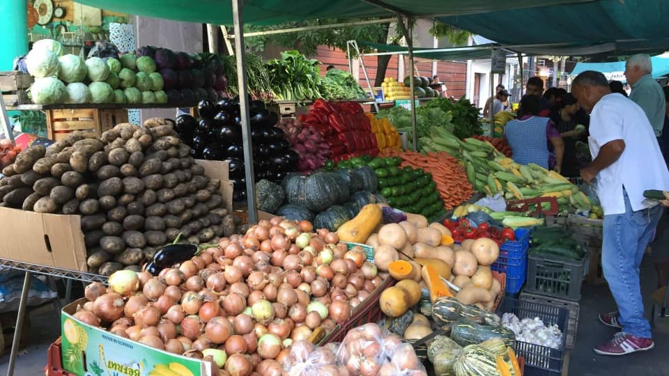 Alza de 50% en sus productos denuncian consumidores en la Felicur