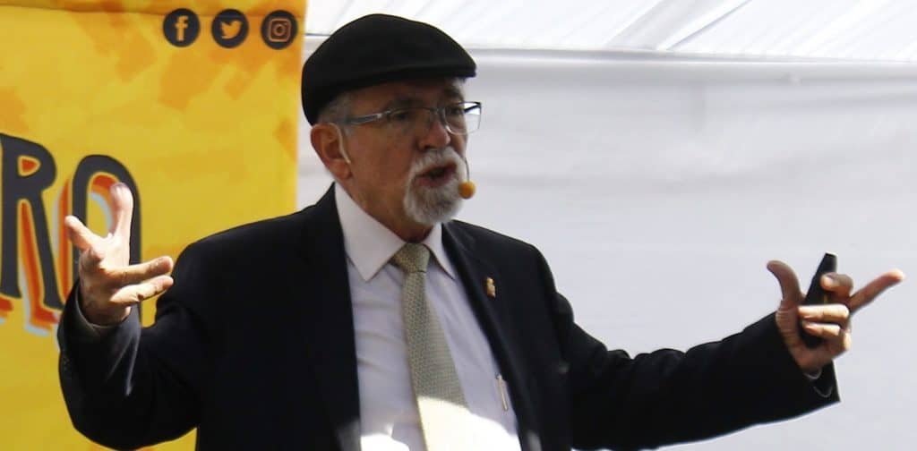 José Maza cerró ante masivo público la Feria del Libro de Curicó 2019