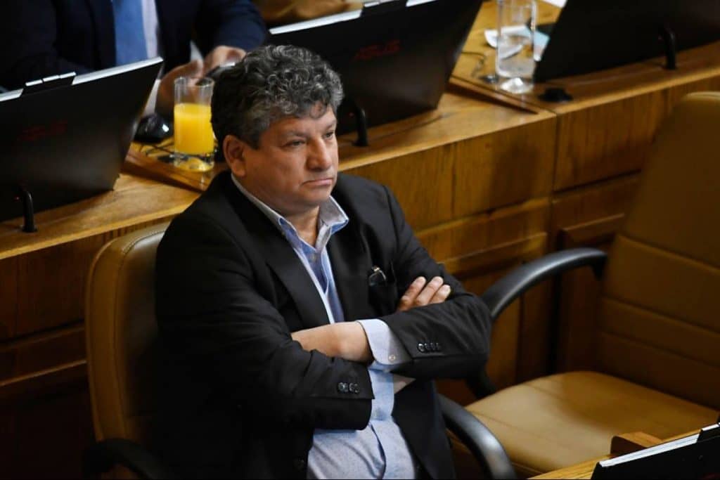 Diputado René Alinco: "Llevamos 15 muertos y nos hacemos los huevones"