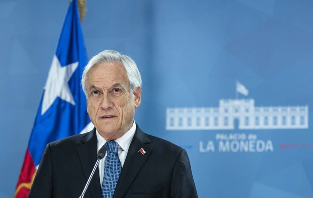 Presidente Piñera anunció reintegración de policías retirados y plebiscito ratificatorio de nueva Constitución