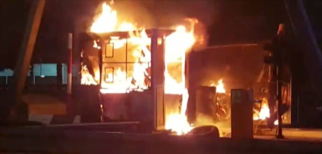 Se suman detenidos por quema de peajes en Talca y Curicó