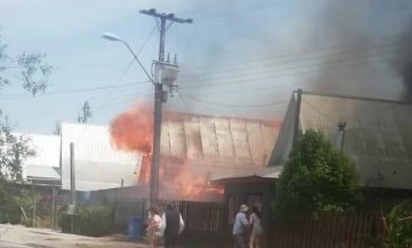 Incendio afecta a vivienda en Sagrada Familia