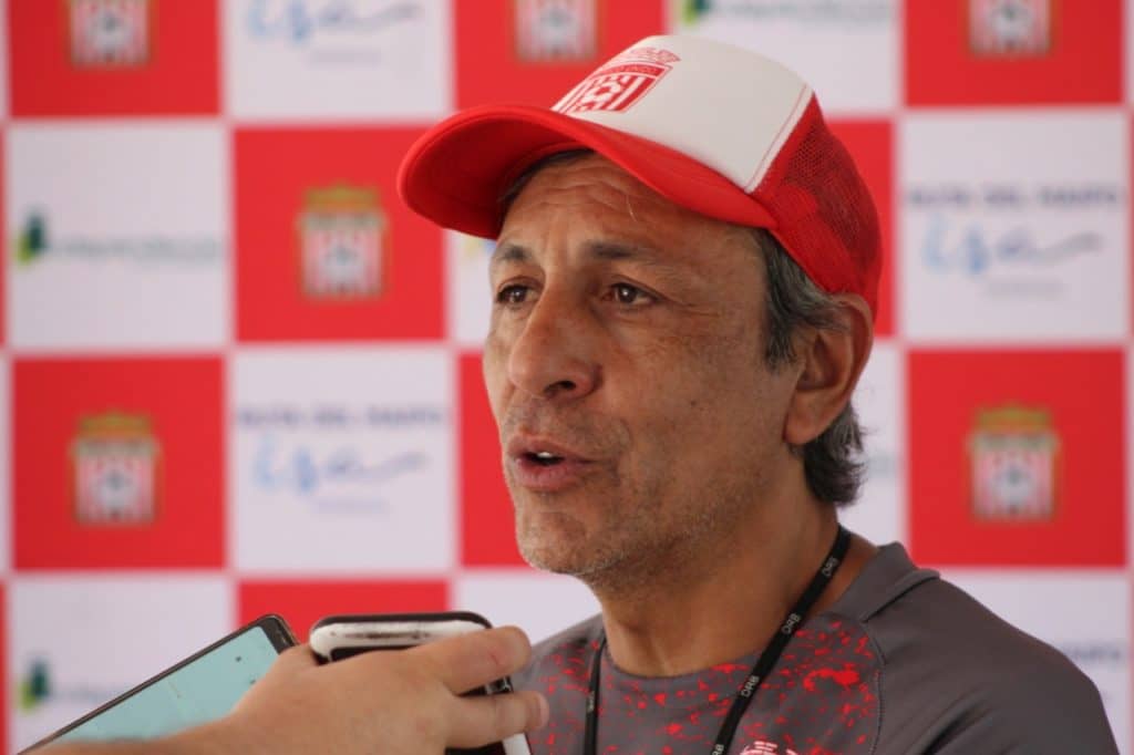 Sin DT: Hugo Vilches no sigue en Curicó Unido