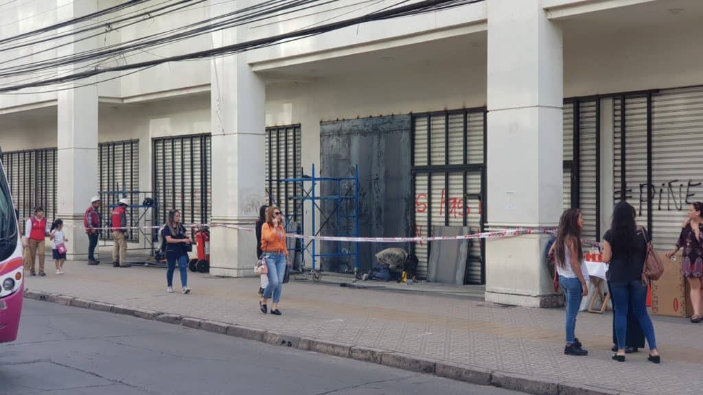 Bomberos advierte sobre los riesgos de los “blindajes antisaqueos” en Curicó