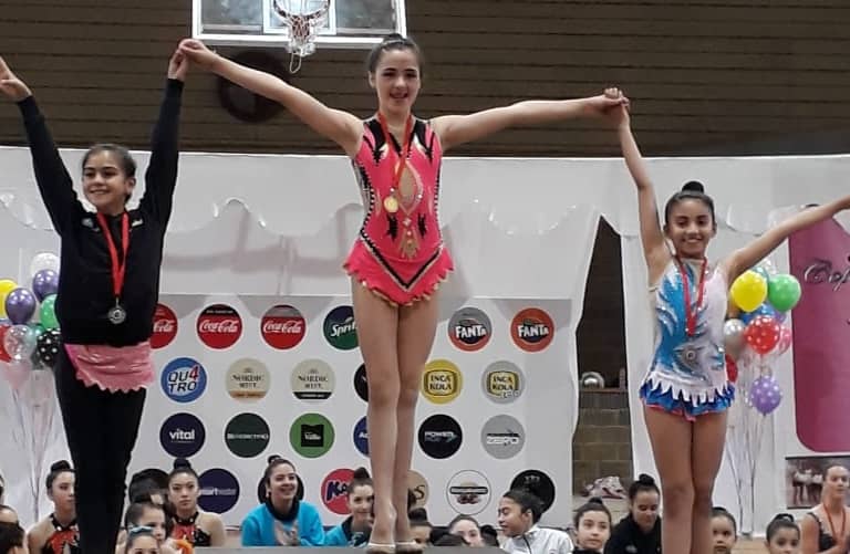 Gimnastas curicanas tuvieron exitosa presentación en "Copa Colegio Inglés" en Talca