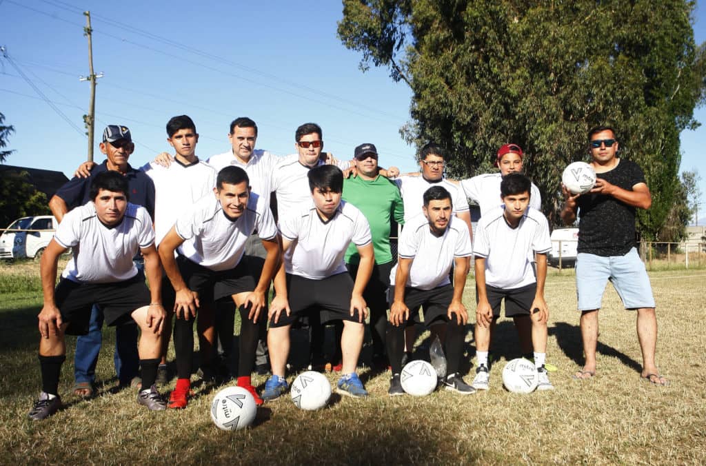 CD Vista Hermosa recibió indumentaria deportiva y balones de fútbol
