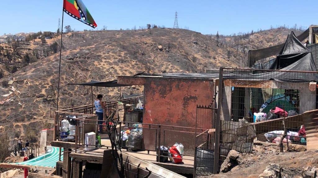 Municipalidad de Teno apadrinó a cuatro familias damnificadas por incendio en Valparaíso