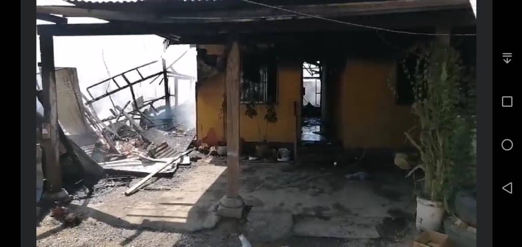 Incendio afectó a tres viviendas de la localidad de Morza en Teno