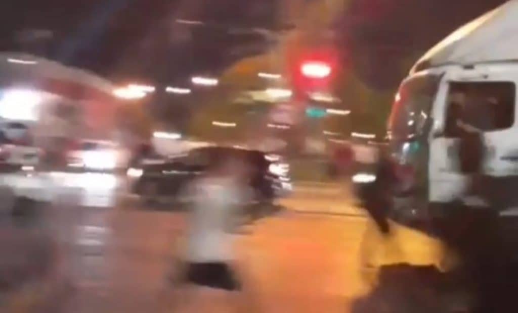 Detienen a Carabinero que atropelló a hincha en las afueras del Monumental