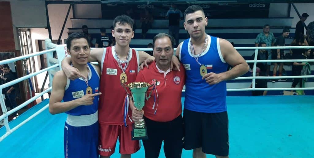 Boxeadores curicanos consiguen cupos para la selección tras vencer en "Match de Retadores"