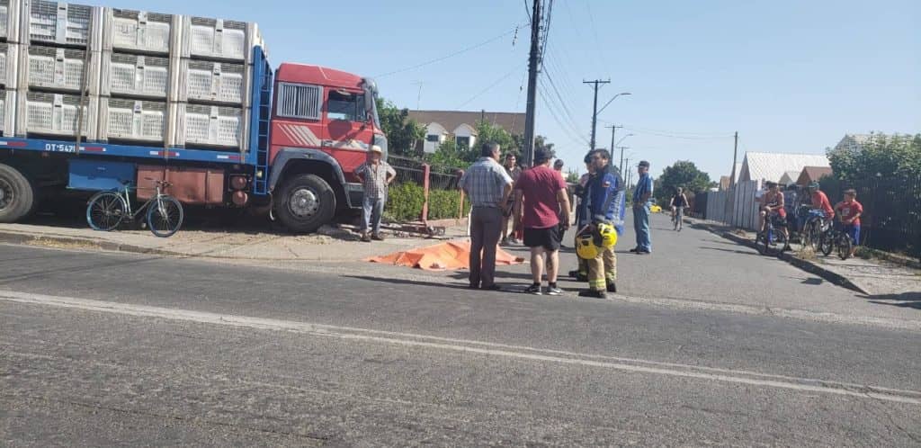 Chofer de camión falleció al sufrir descompensación mientras conducía en Sarmiento