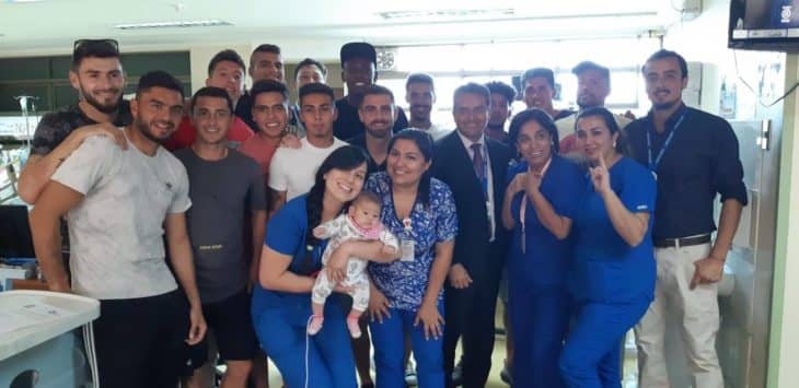 Jugadores de Curicó Unido realizaron visita al Hospital Base de la ciudad