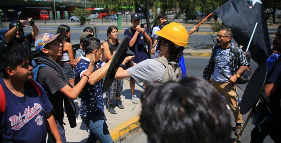 The Clinic denuncia la agresión y robo de pertenencias de dos periodistas en marcha por el "Rechazo"