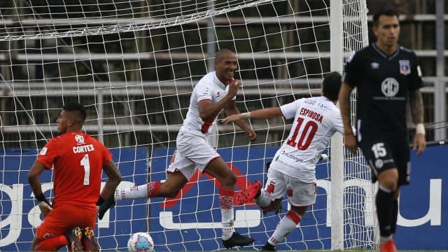 Curicó Unido vence a Colo Colo y es sublíder