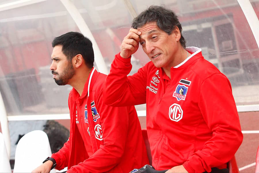 Curicó Unido da el “tiro de gracia” a Mario Salas en Colo Colo