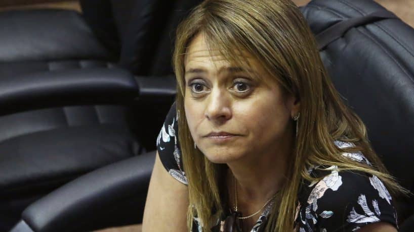 Jacqueline Van Rysselberghe lamentó haber sesionado “en cama y con una copa de vino”