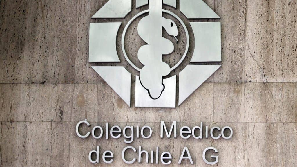 Colegio Médico de Curicó pidió cierre de ciudades y cuarentena obligatoria
