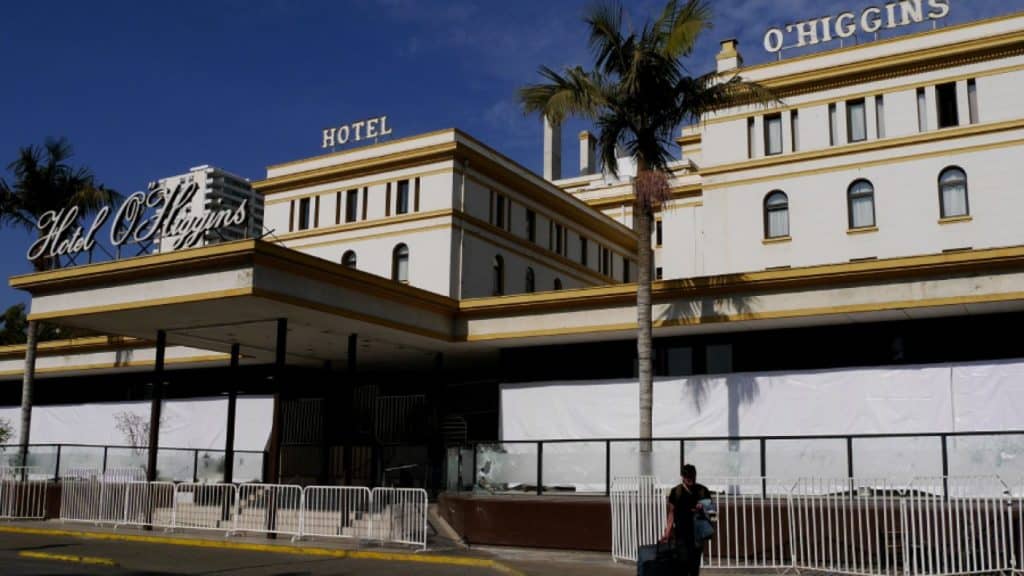 Hotel O'Higgins despedirá a la mitad de sus trabajadores en su proceso de reconstrucción