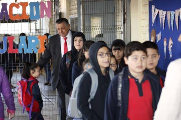 Más de mil alumnos iniciaron su año escolar en Rauco