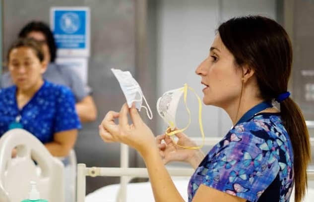 "Ha sido muy difícil separarme de mi hija": Testimonio de enfermera curicana ante el coronavirus